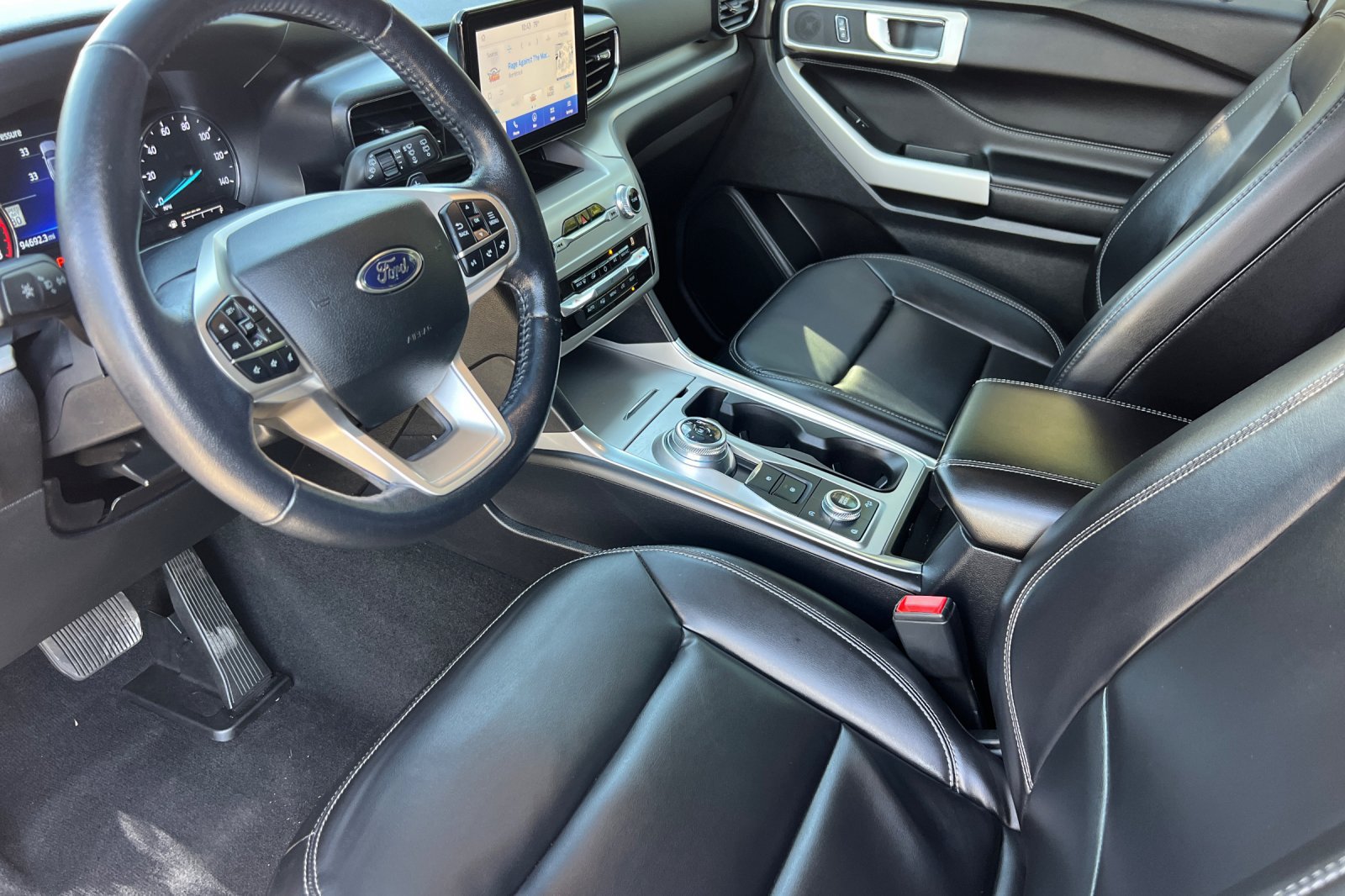Certified 2021 Ford Explorer XLT w/ Equipment Group 202A AWD/4WD image 12