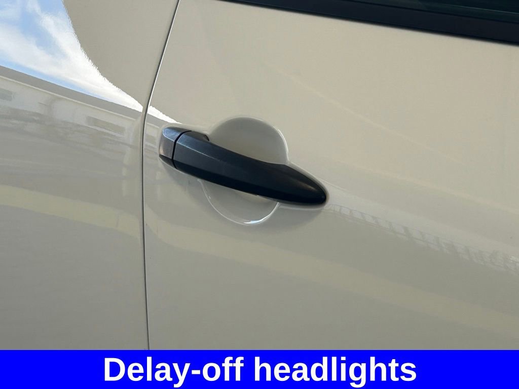 Used 2024 Nissan Rogue S AWD/4WD image 19