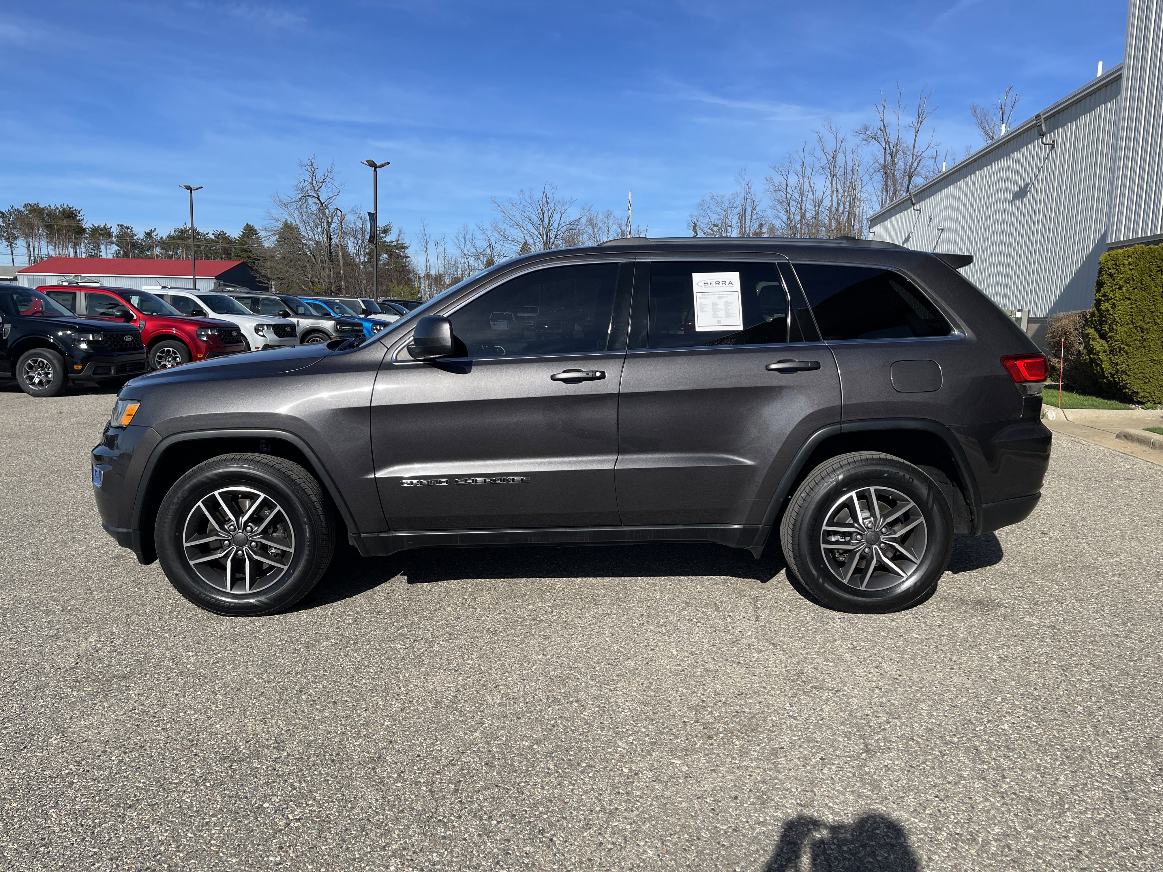 Used 2021 Jeep Grand Cherokee Laredo w/ Trailer Tow Group IV AWD/4WD image 7