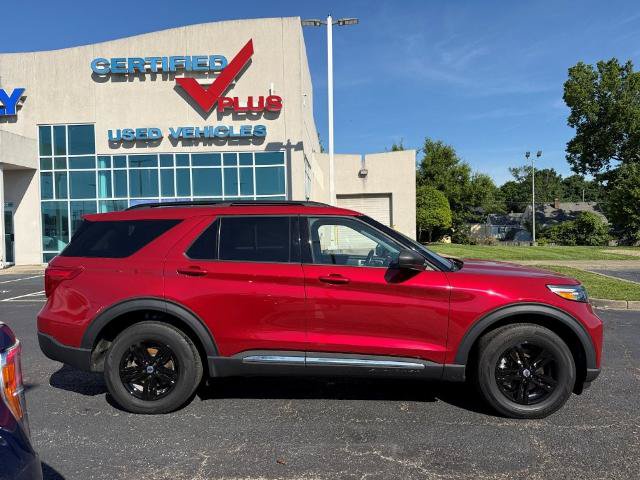 Certified 2023 Ford Explorer XLT w/ Equipment Group 202A AWD/4WD image 8