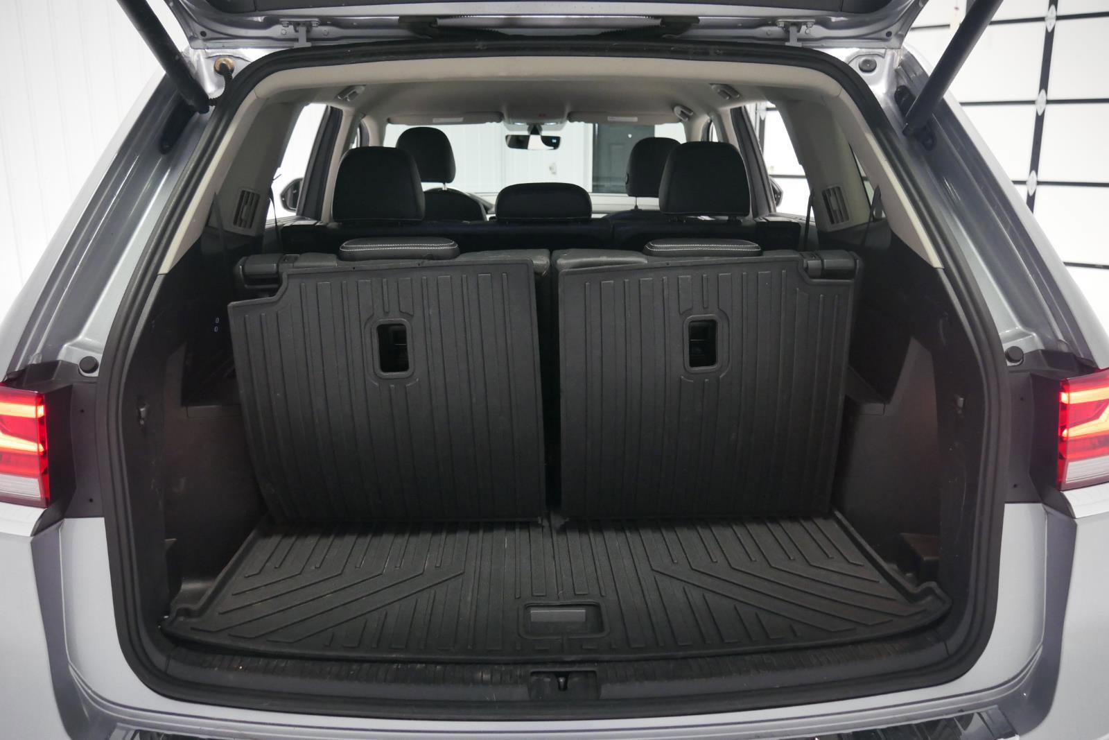 Used 2023 Volkswagen Atlas SE image 26