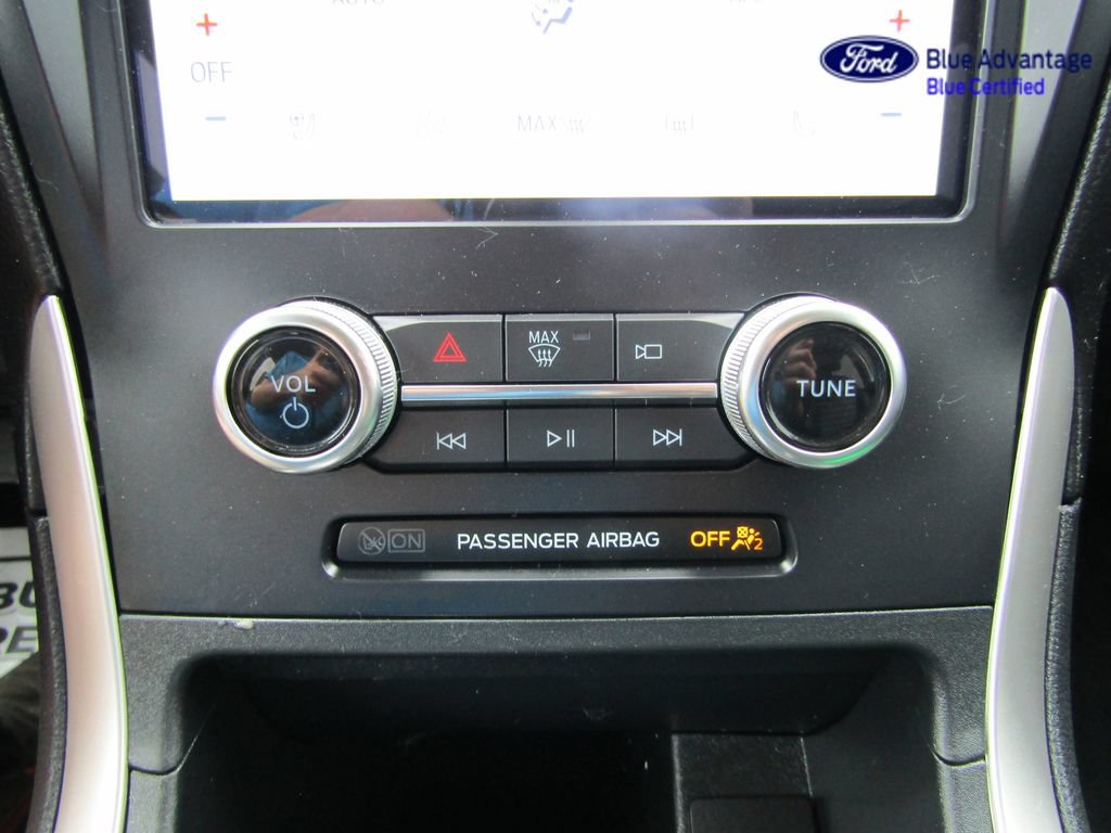 Certified 2024 Ford Edge SEL w/ Convenience Package AWD/4WD image 17
