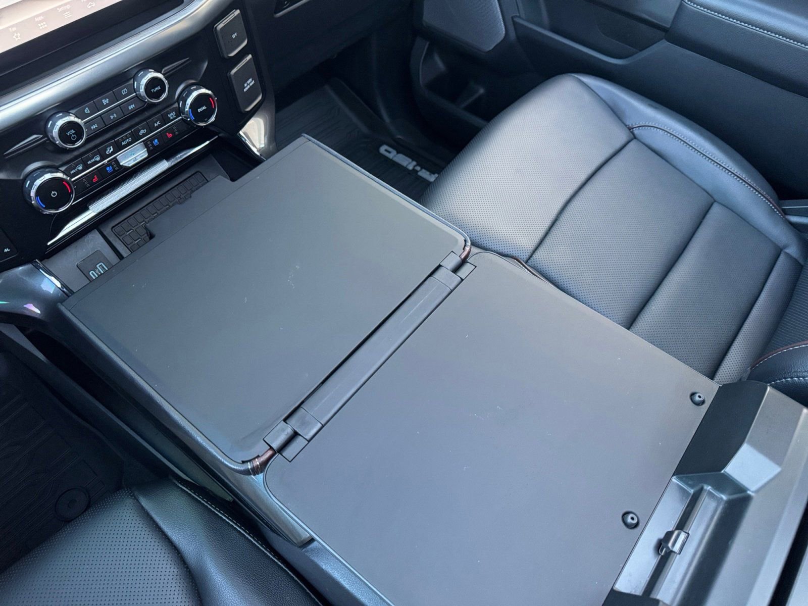 Certified 2023 Ford F150 Lariat w/ Equipment Group 502A High image 25