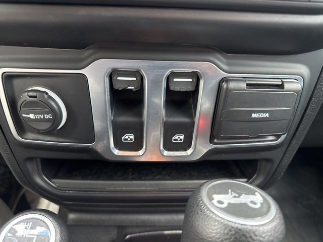 Used 2020 Jeep Wrangler Sport image 34