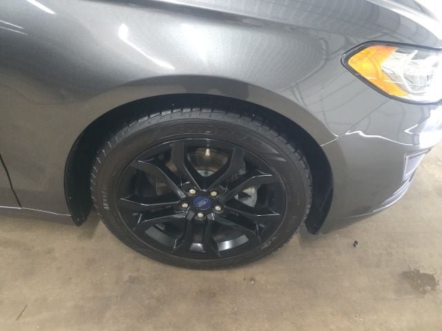 Certified 2019 Ford Fusion SE w/ Equipment Group 151A FWD image 2