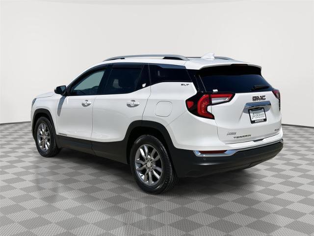 Used 2022 GMC Terrain SLT w/ Infotainment Package II AWD/4WD image 9
