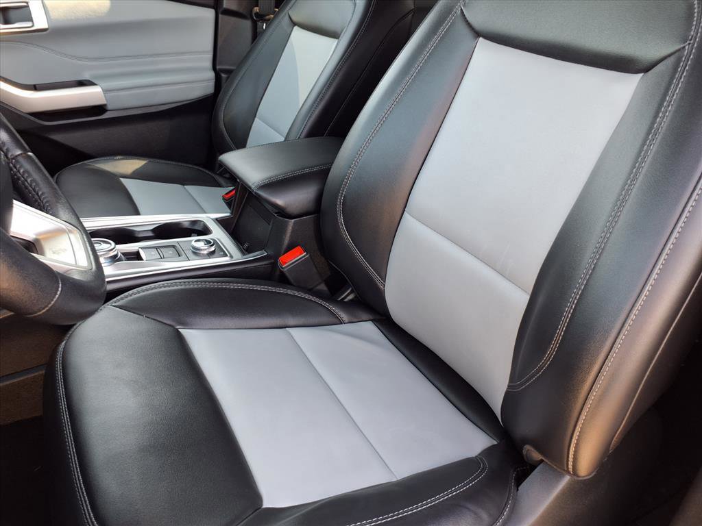Certified 2023 Ford Explorer XLT w/ Equipment Group 202A image 6