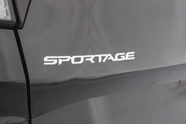 Used 2025 Kia Sportage EX FWD image 11