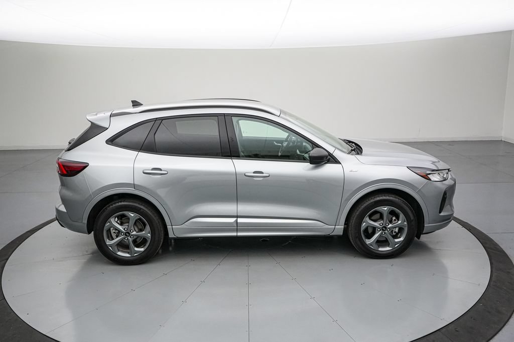 Certified 2024 Ford Escape ST-Line w/ Tech Pack #1 AWD/4WD image 3