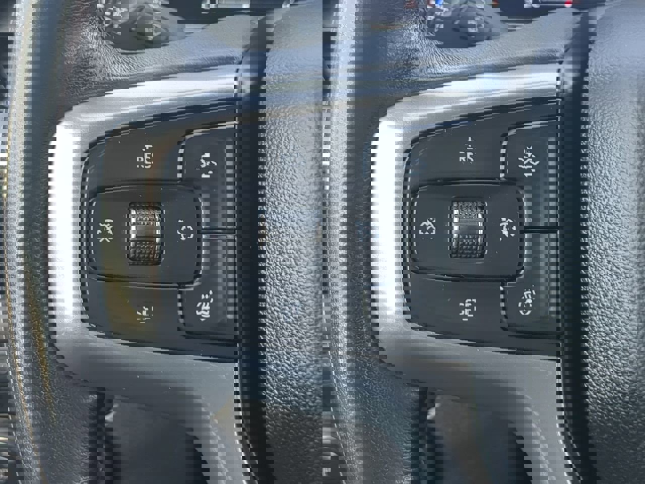 Used 2022 Chevrolet Silverado 1500 LT w/ Protection Package image 23