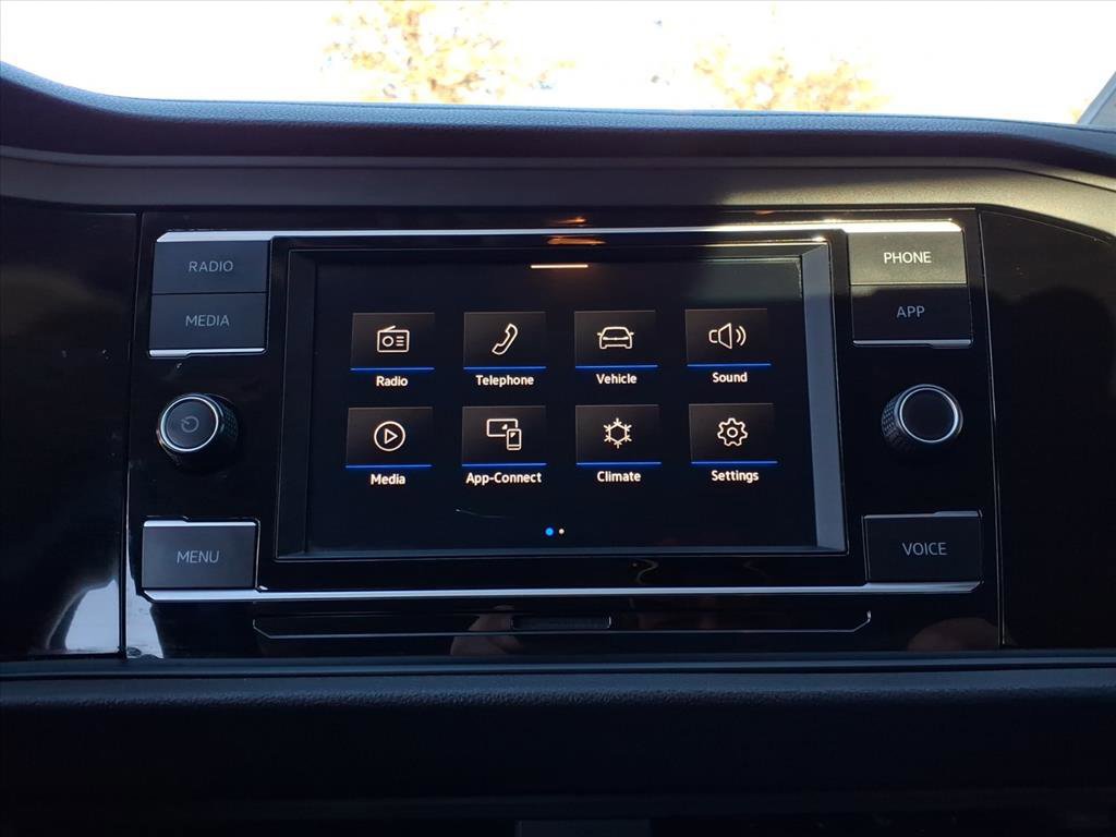 Used 2022 Volkswagen Jetta SE image 20