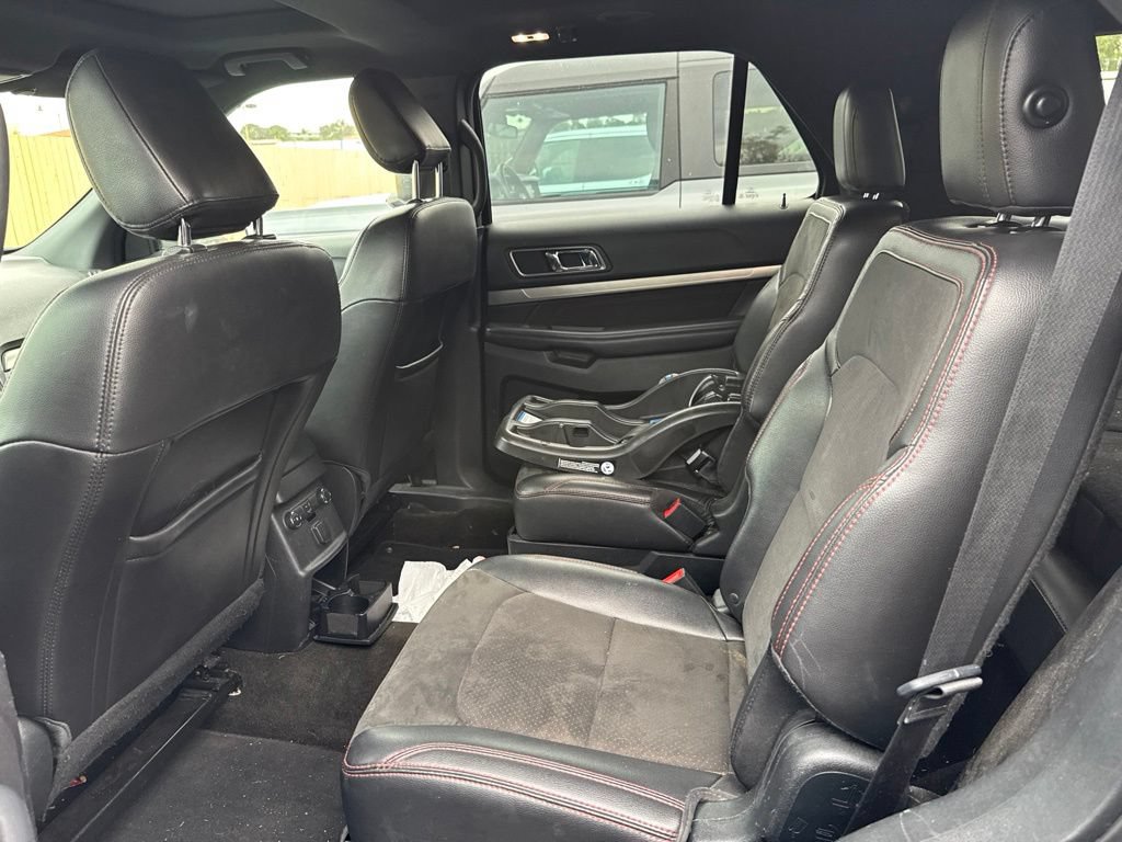 Certified 2018 Ford Explorer XLT w/ Equipment Group 202A FWD image 15