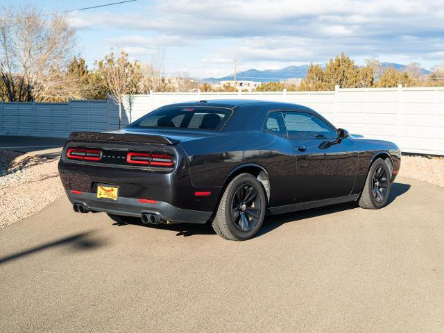 Used 2018 Dodge Challenger SXT image 7