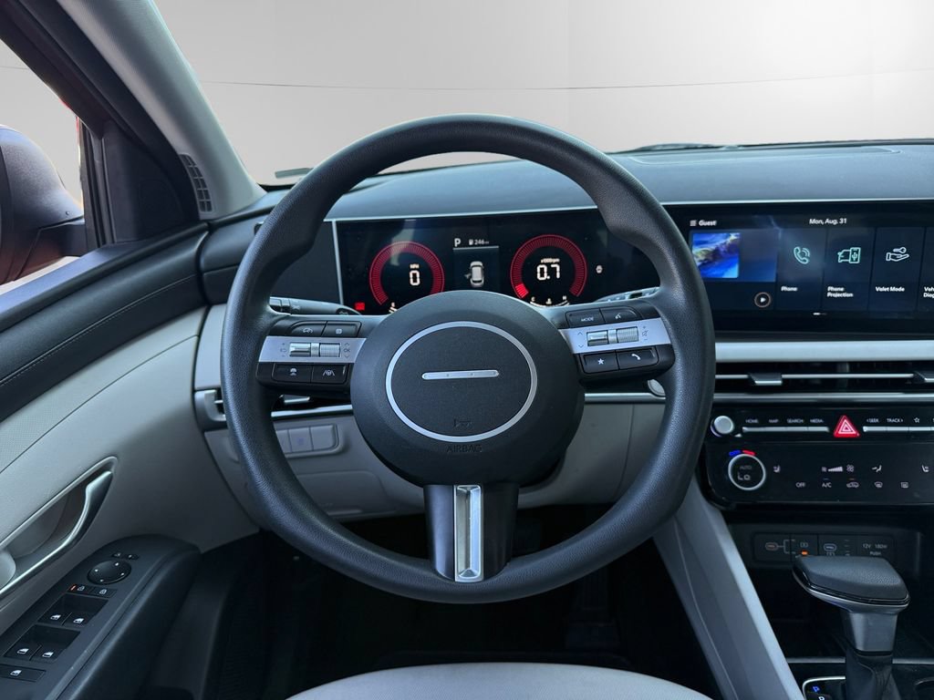 Used 2025 Hyundai Tucson SEL FWD image 12