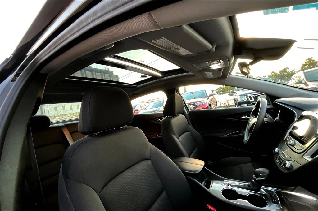 Used 2024 Chevrolet Malibu LT image 21