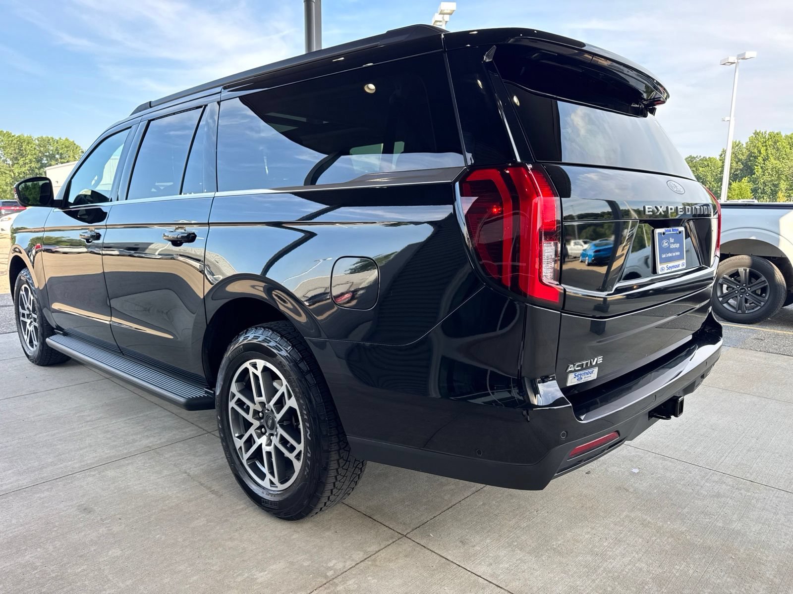 Certified 2025 Ford Expedition Max Active AWD/4WD image 5