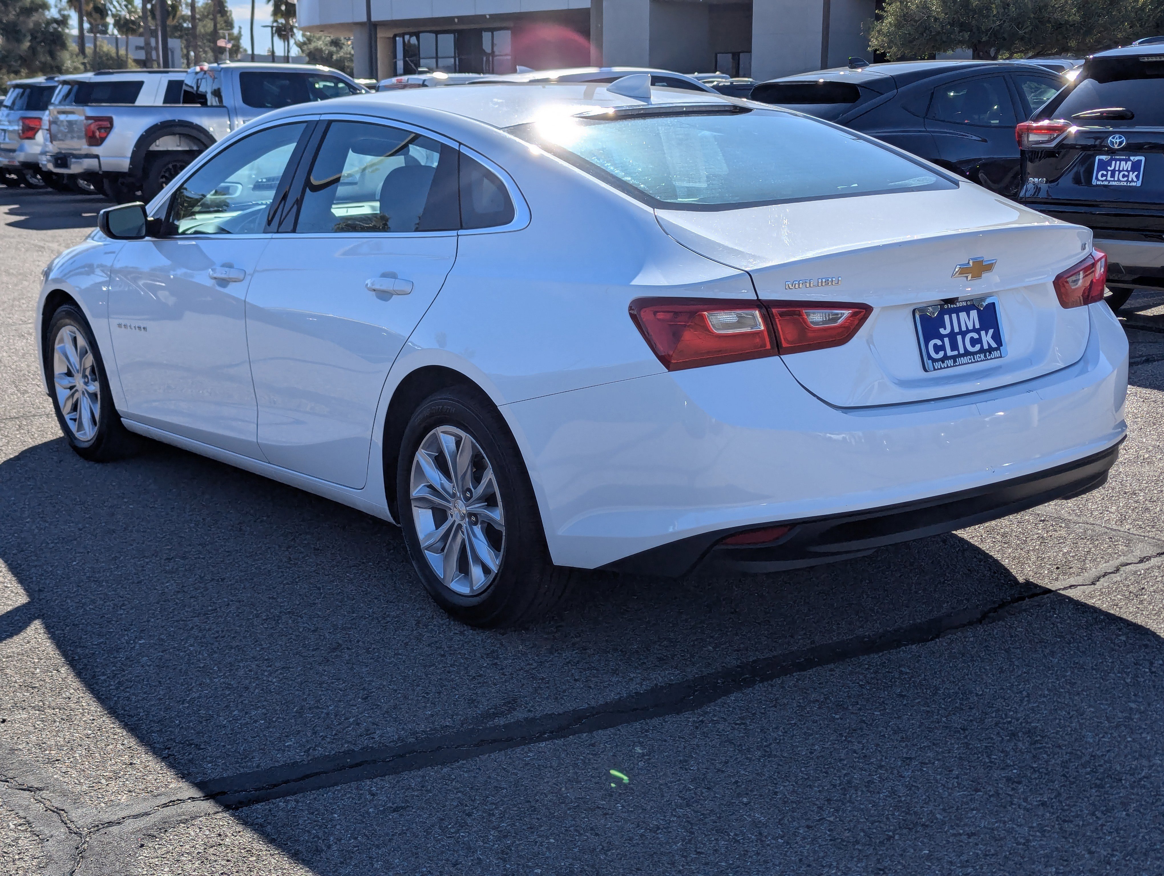 Used 2023 Chevrolet Malibu LT image 2