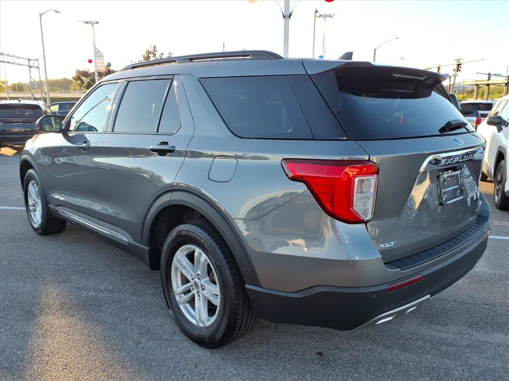 Certified 2024 Ford Explorer XLT w/ Equipment Group 202A AWD/4WD image 3