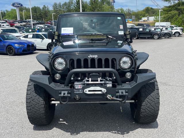 Used 2018 Jeep Wrangler Unlimited Rubicon w/ Connectivity Group AWD/4WD image 5