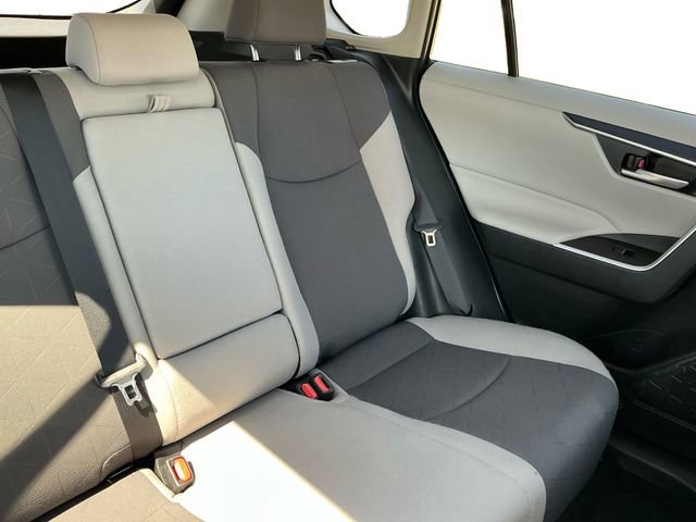 Used 2025 Toyota RAV4 XLE image 18