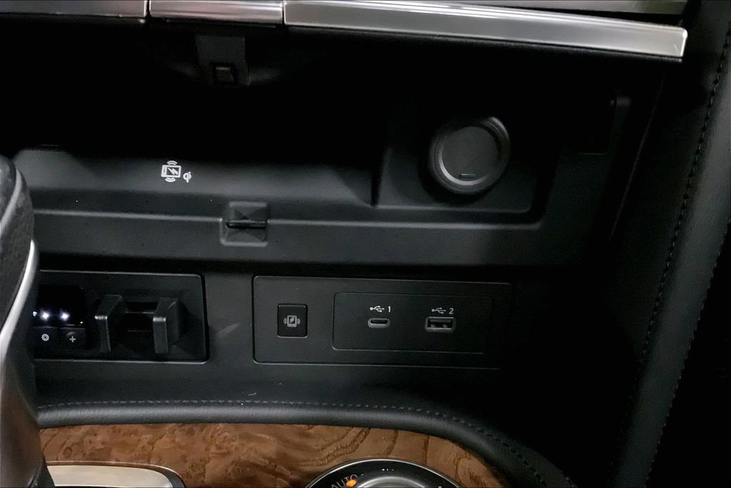 Used 2024 Nissan Armada SL image 32