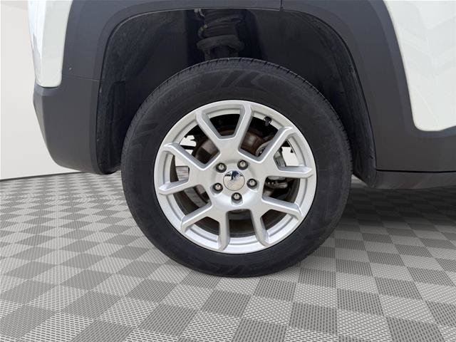 Used 2021 Jeep Renegade Latitude w/ Convenience Group AWD/4WD image 10