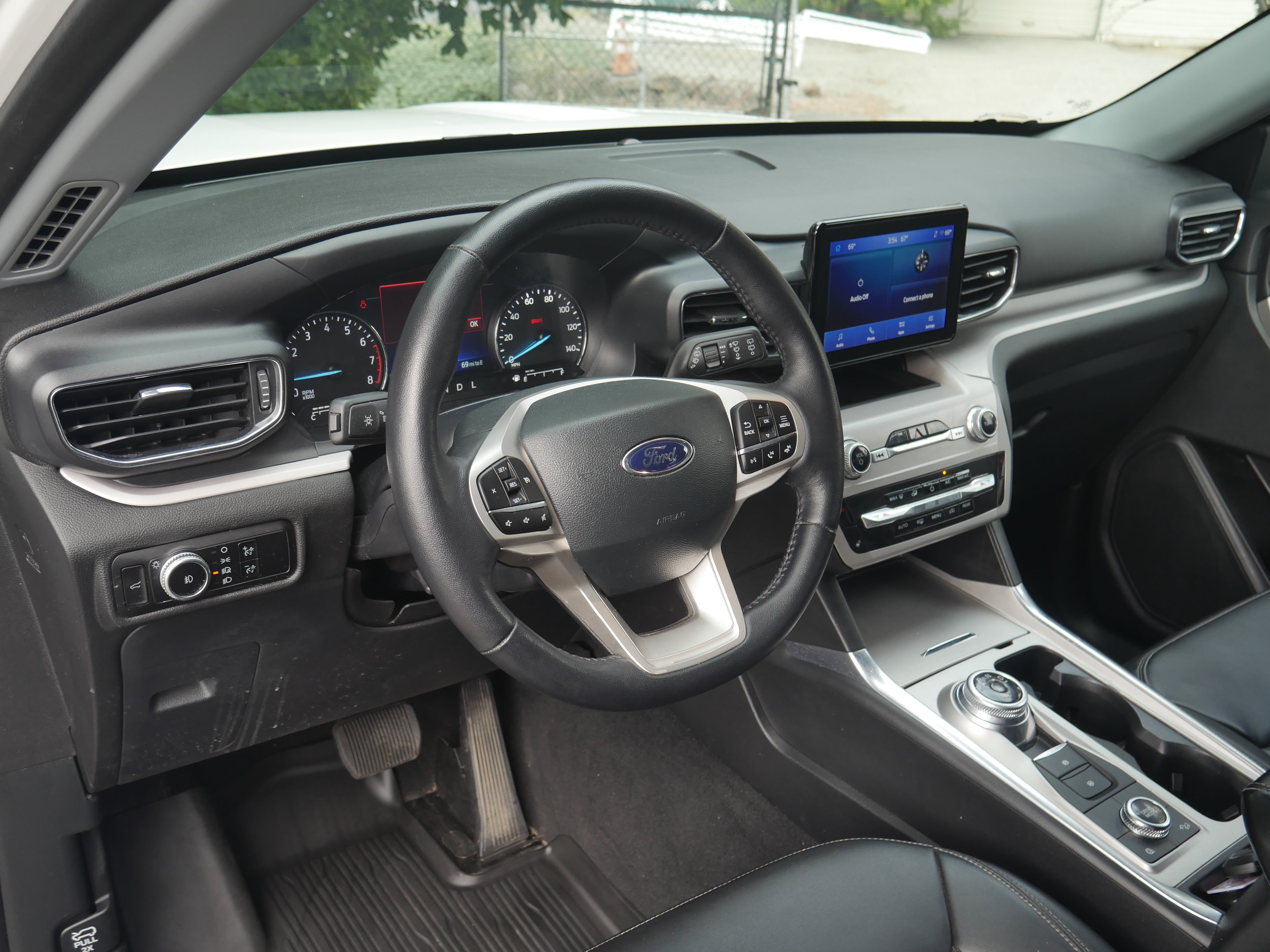 Certified 2023 Ford Explorer XLT AWD/4WD image 4