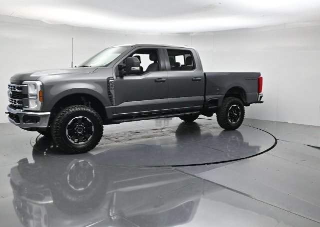 Certified 2025 Ford F350 XLT w/ Tremor Off-Road Package AWD/4WD image 5