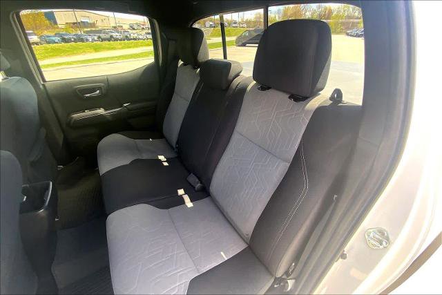 Used 2022 Toyota Tacoma TRD Off-Road AWD/4WD image 21