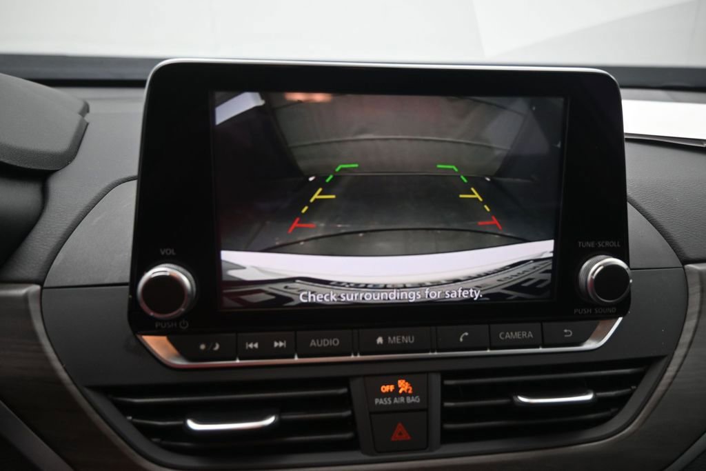 Used 2025 Nissan Altima 2.5 SV FWD image 12