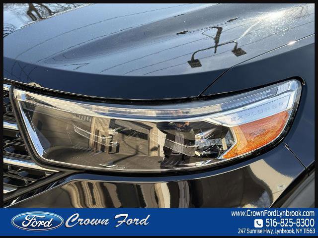 Certified 2021 Ford Explorer XLT w/ Equipment Group 202A image 5