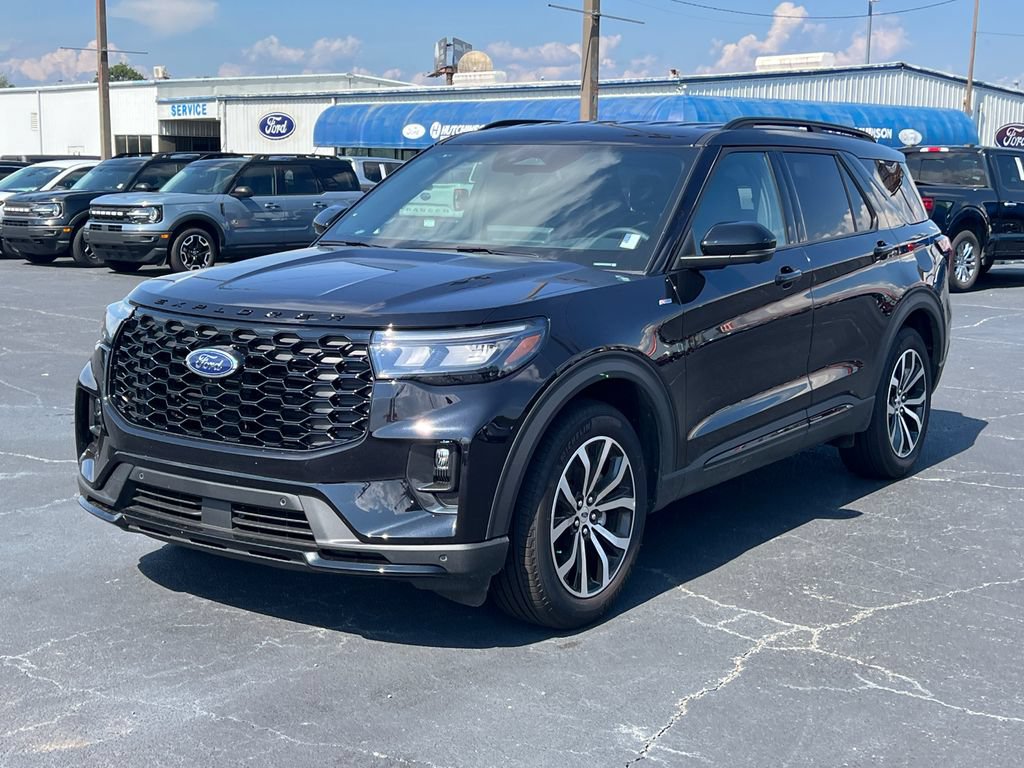 Certified 2026 Ford Explorer ST-Line RWD image 3