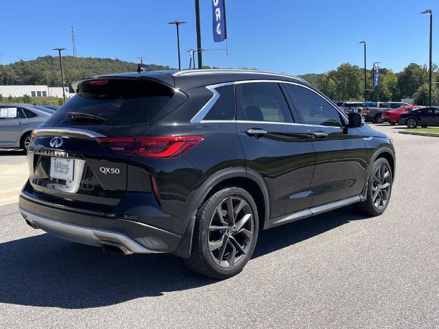 Used 2019 INFINITI QX50 Essential w/ Sensory Package AWD/4WD image 3