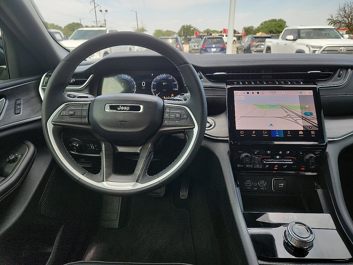 Used 2024 Jeep Grand Cherokee Limited w/ Luxury Tech Group II RWD image 6