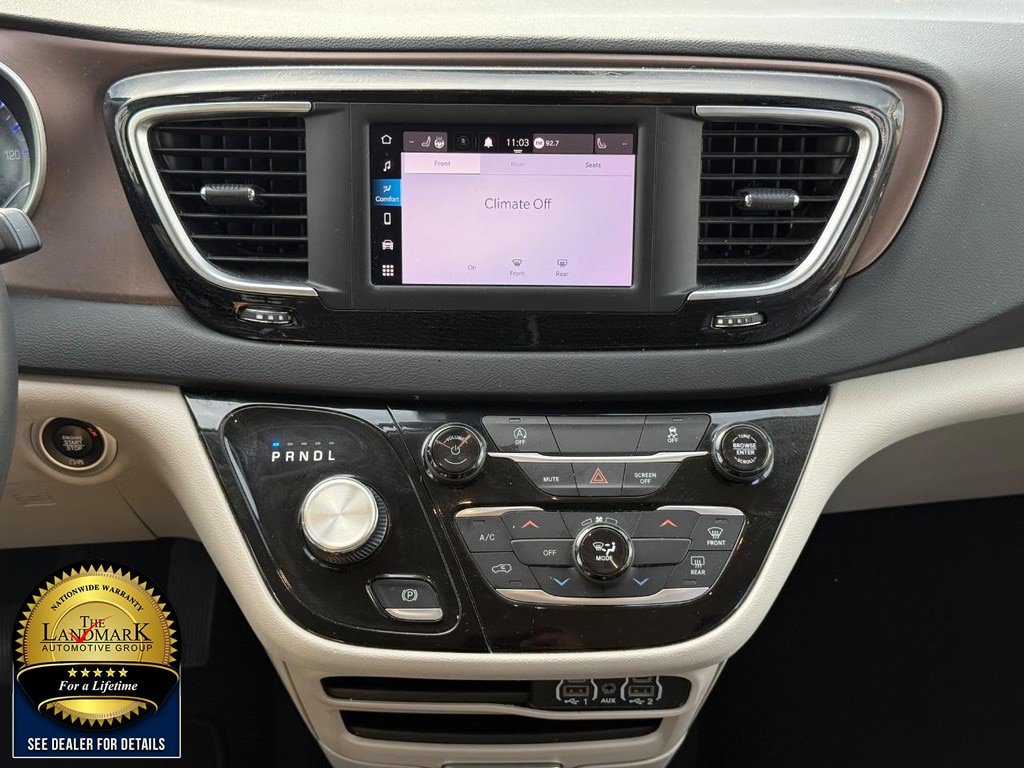 Used 2023 Chrysler Voyager LX FWD image 19