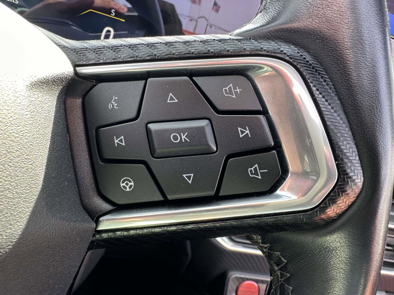 Certified 2025 Ford Mustang Premium image 17