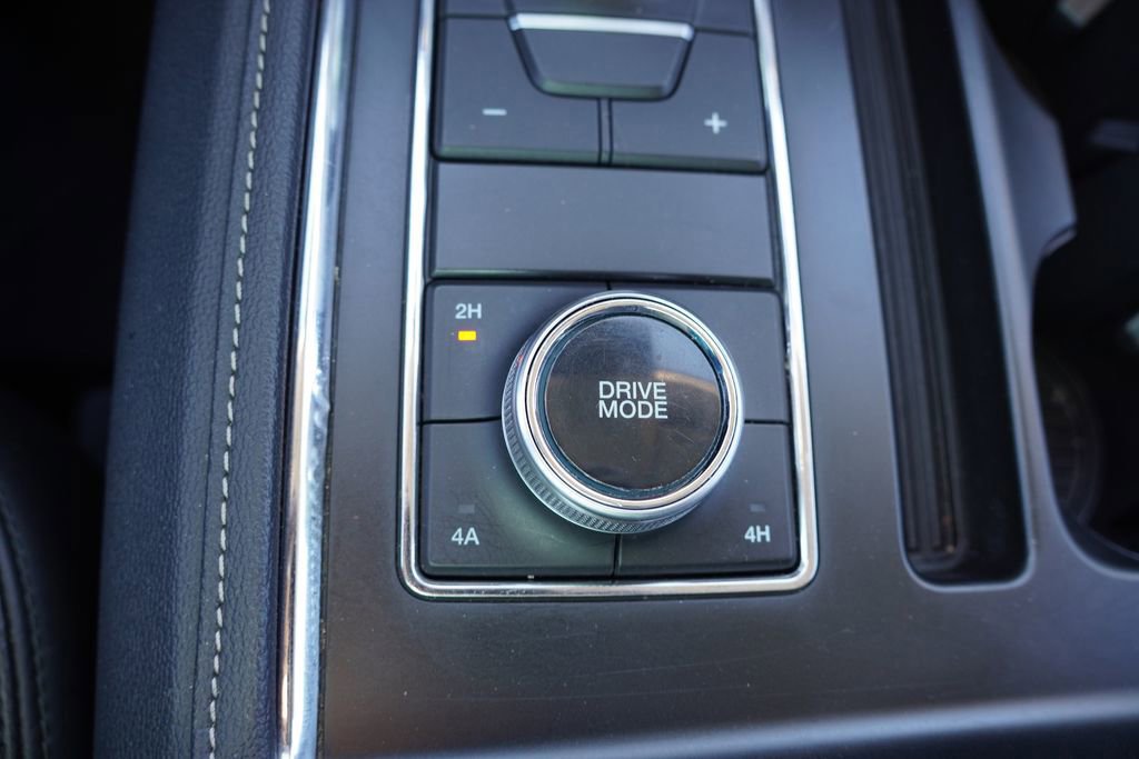 Certified 2024 Ford Expedition XLT image 33