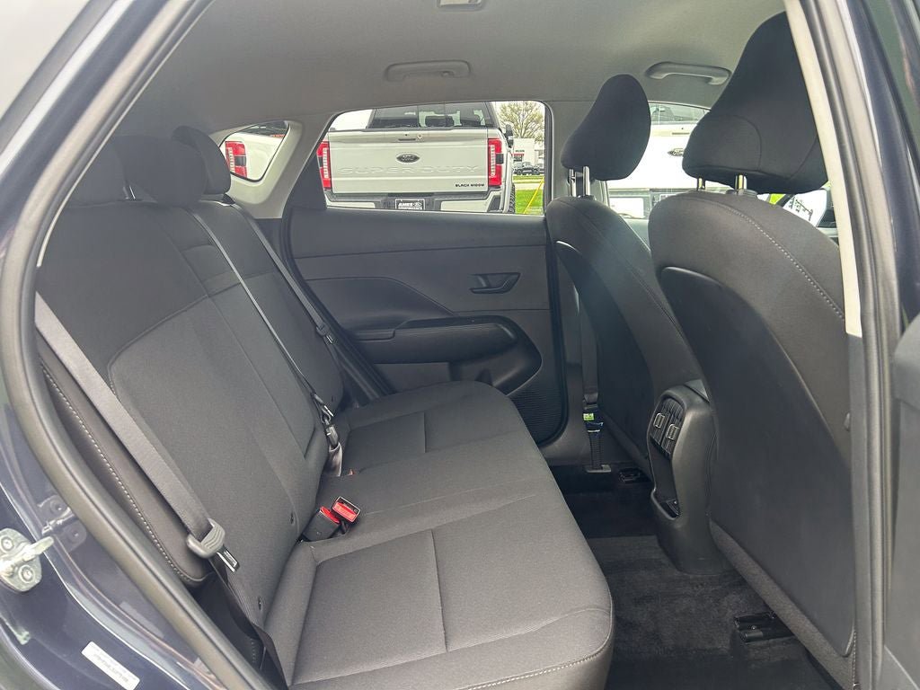 Used 2025 Hyundai Kona SEL FWD image 17