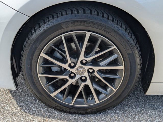 Used 2017 Lexus ES 350 w/ Luxury Package FWD image 16