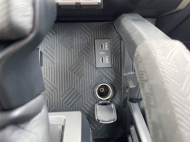 Used 2024 Toyota Tacoma TRD Off-Road AWD/4WD image 27