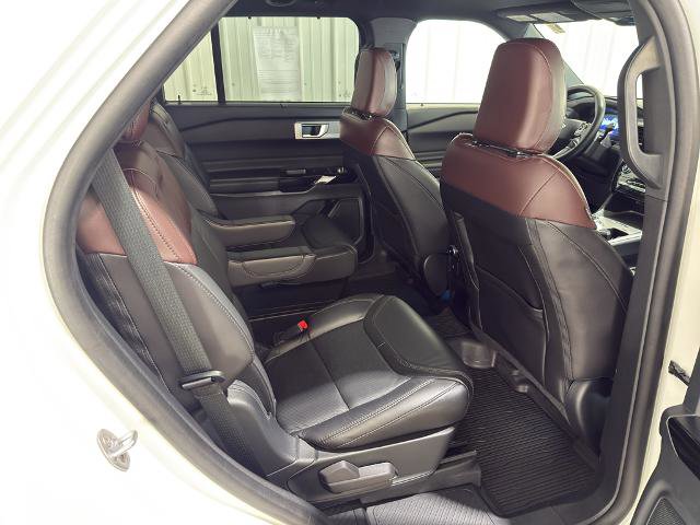 Certified 2023 Ford Explorer Platinum w/ Class IV Trailer Tow Package AWD/4WD image 31