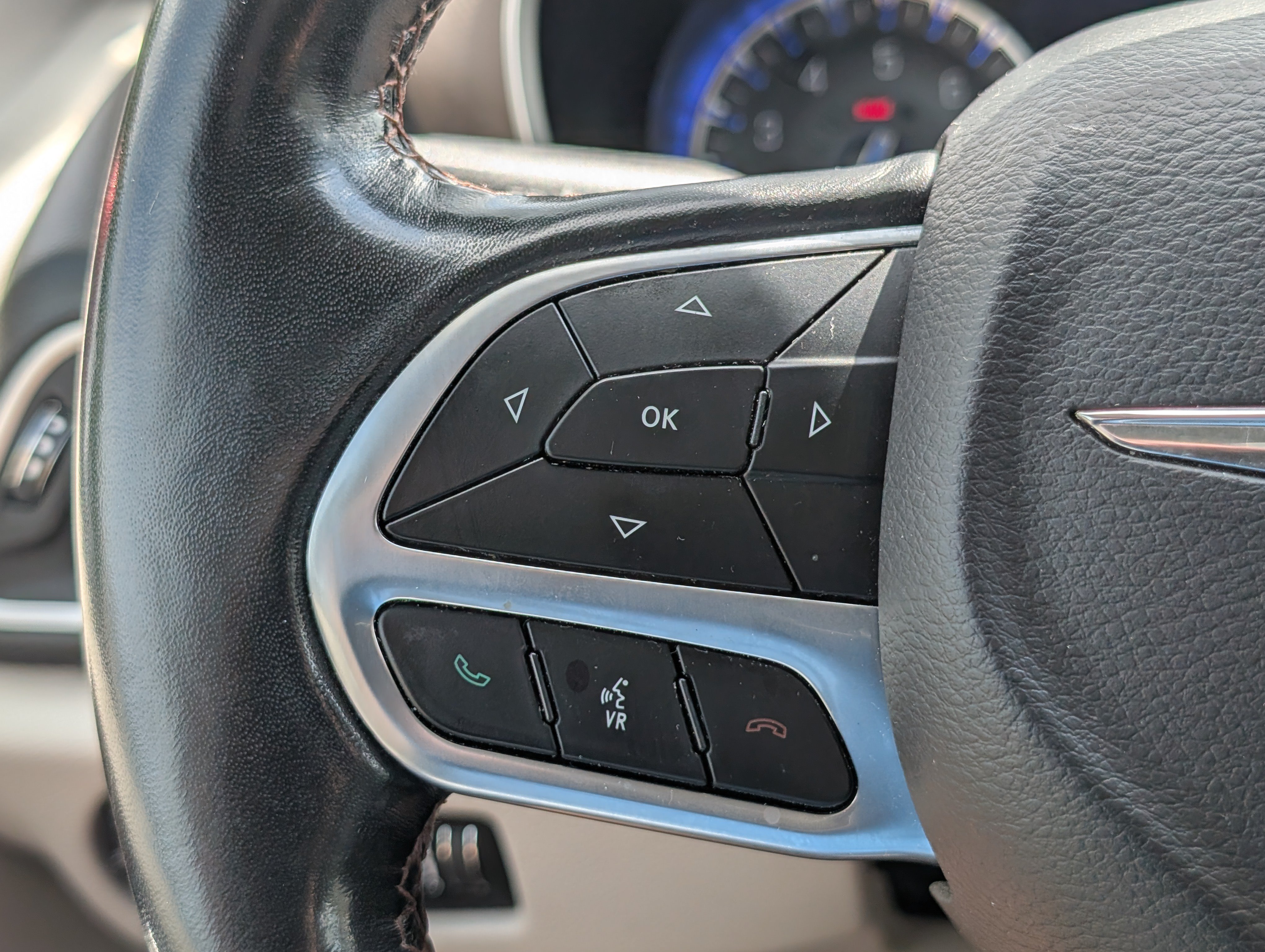 Used 2019 Chrysler Pacifica Touring Plus w/ Advanced Safetytec Group FWD image 26