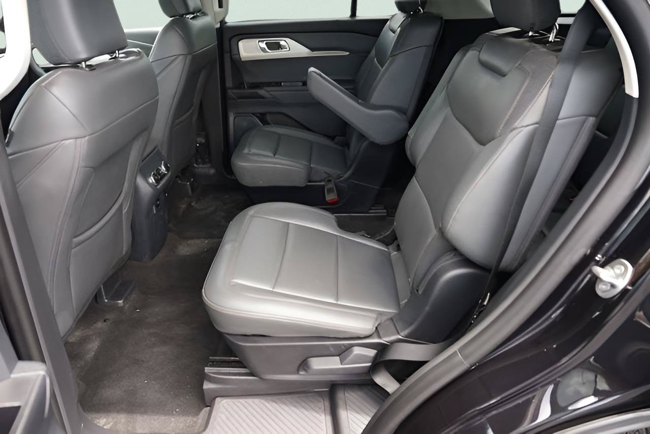 Certified 2026 Ford Explorer Active RWD image 12