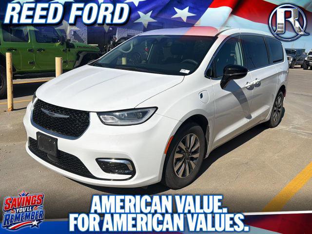 Used 2024 Chrysler Pacifica Limited FWD image 1