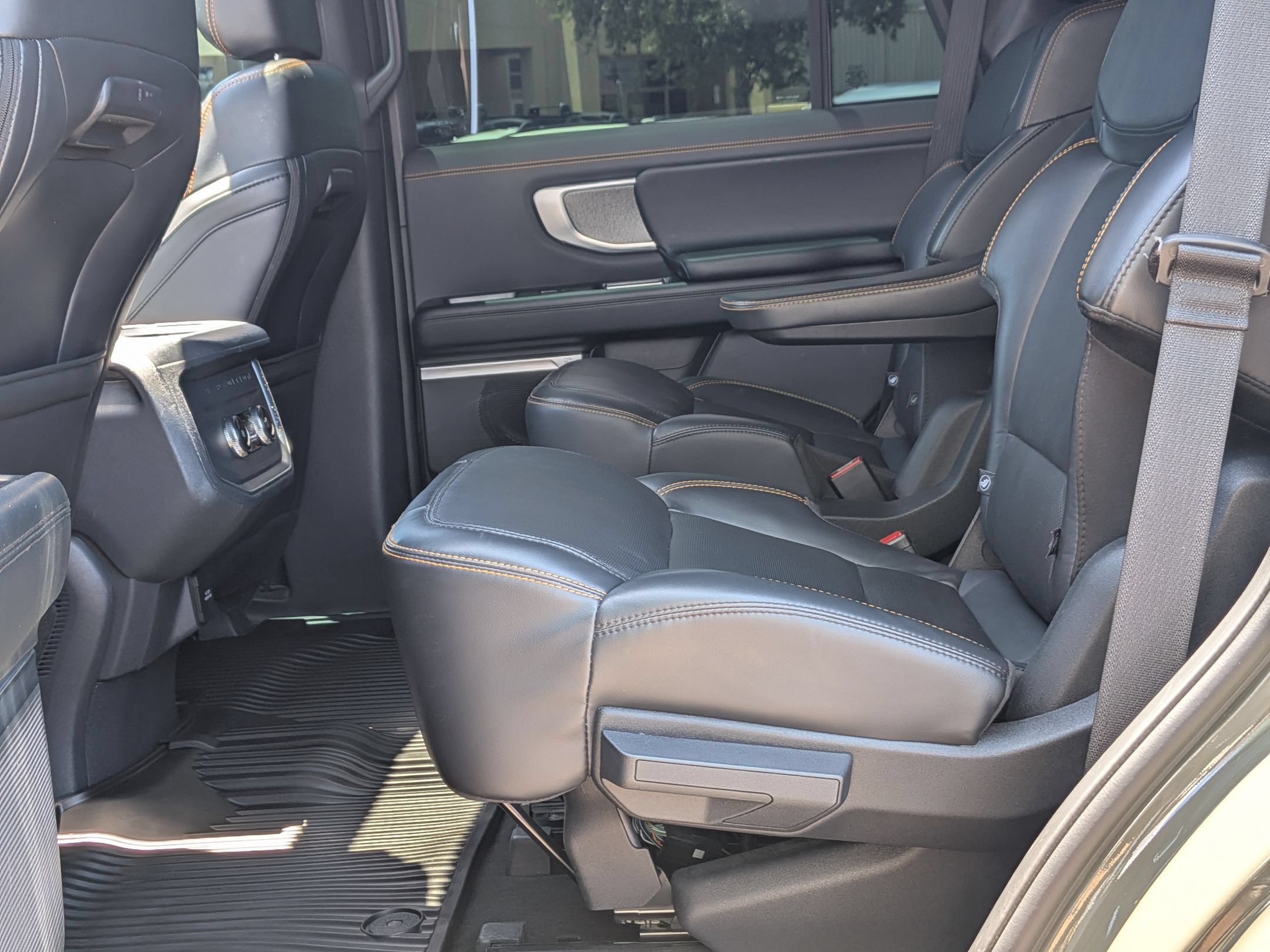 Certified 2025 Ford Expedition Tremor AWD/4WD image 25