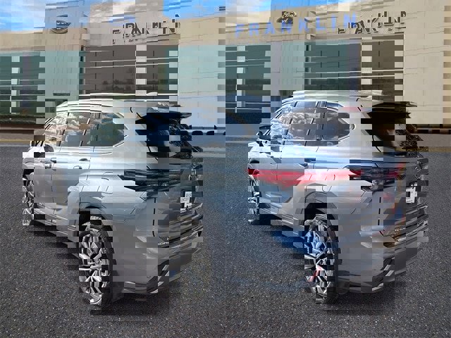 Used 2020 Toyota Highlander Platinum image 3