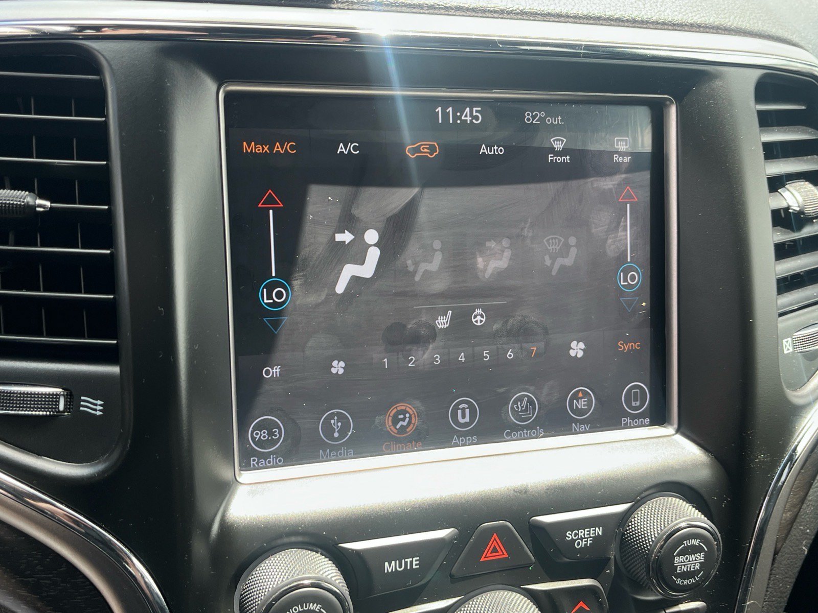 Used 2018 Jeep Grand Cherokee Altitude AWD/4WD image 9