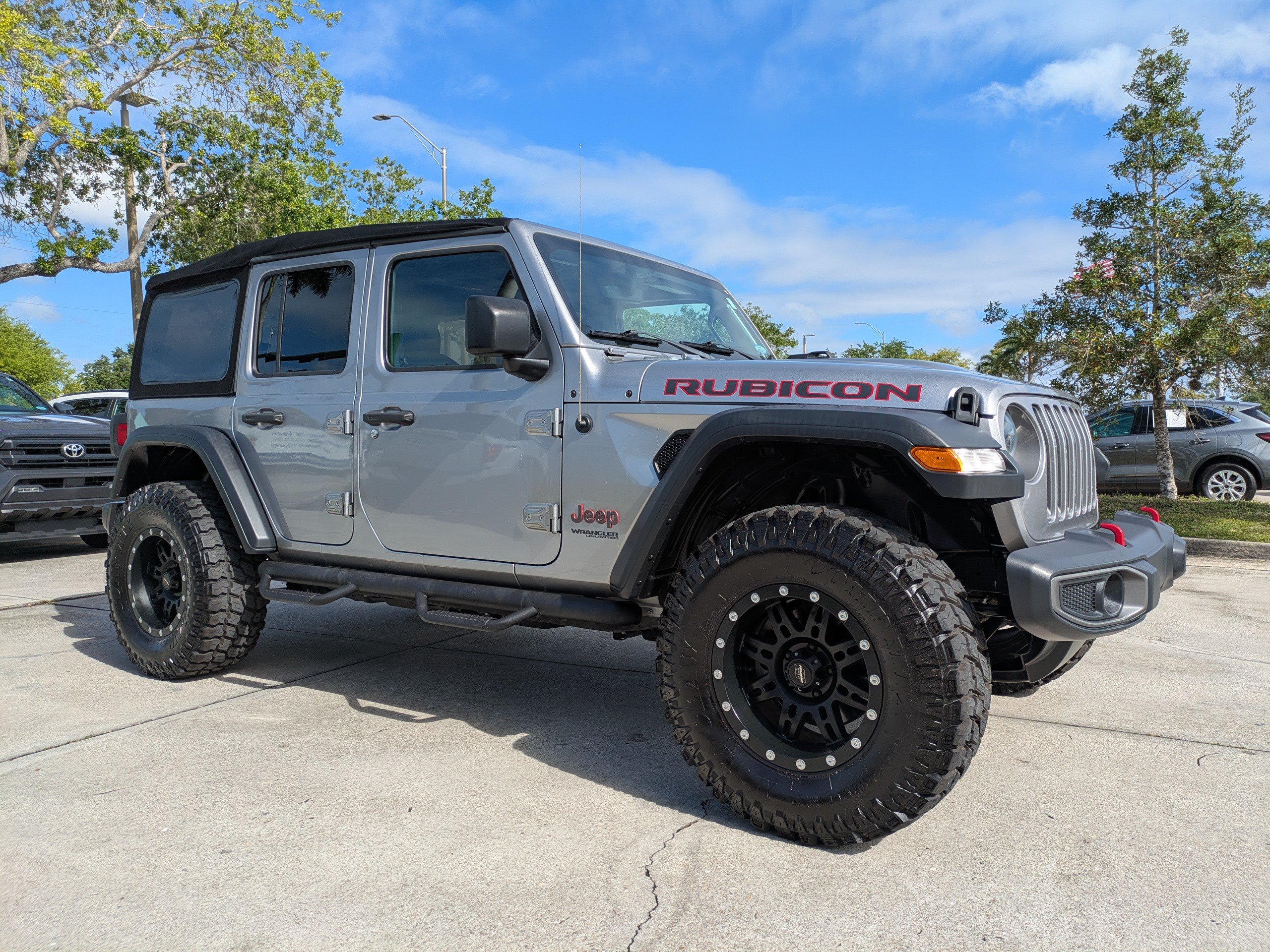 Used 2020 Jeep Wrangler Unlimited Rubicon w/ Dual Top Group AWD/4WD image 2