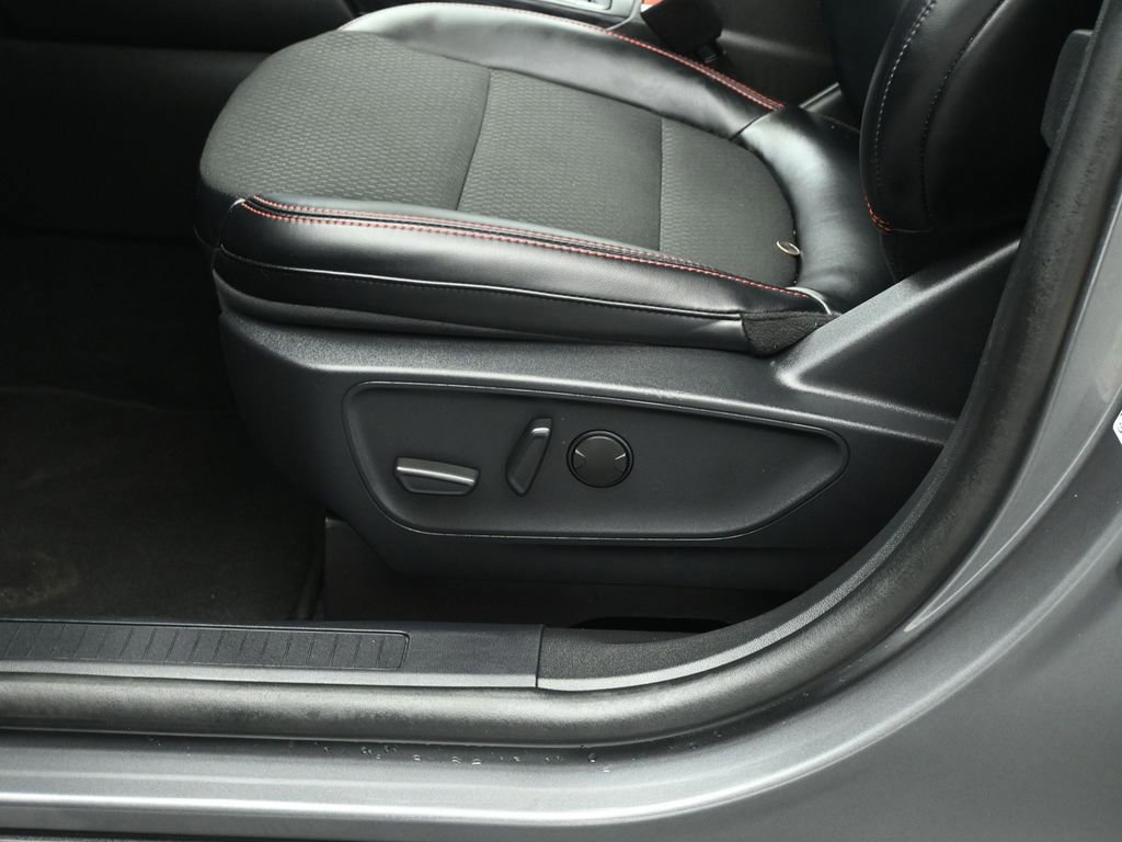 Certified 2025 Ford Escape ST-Line image 36