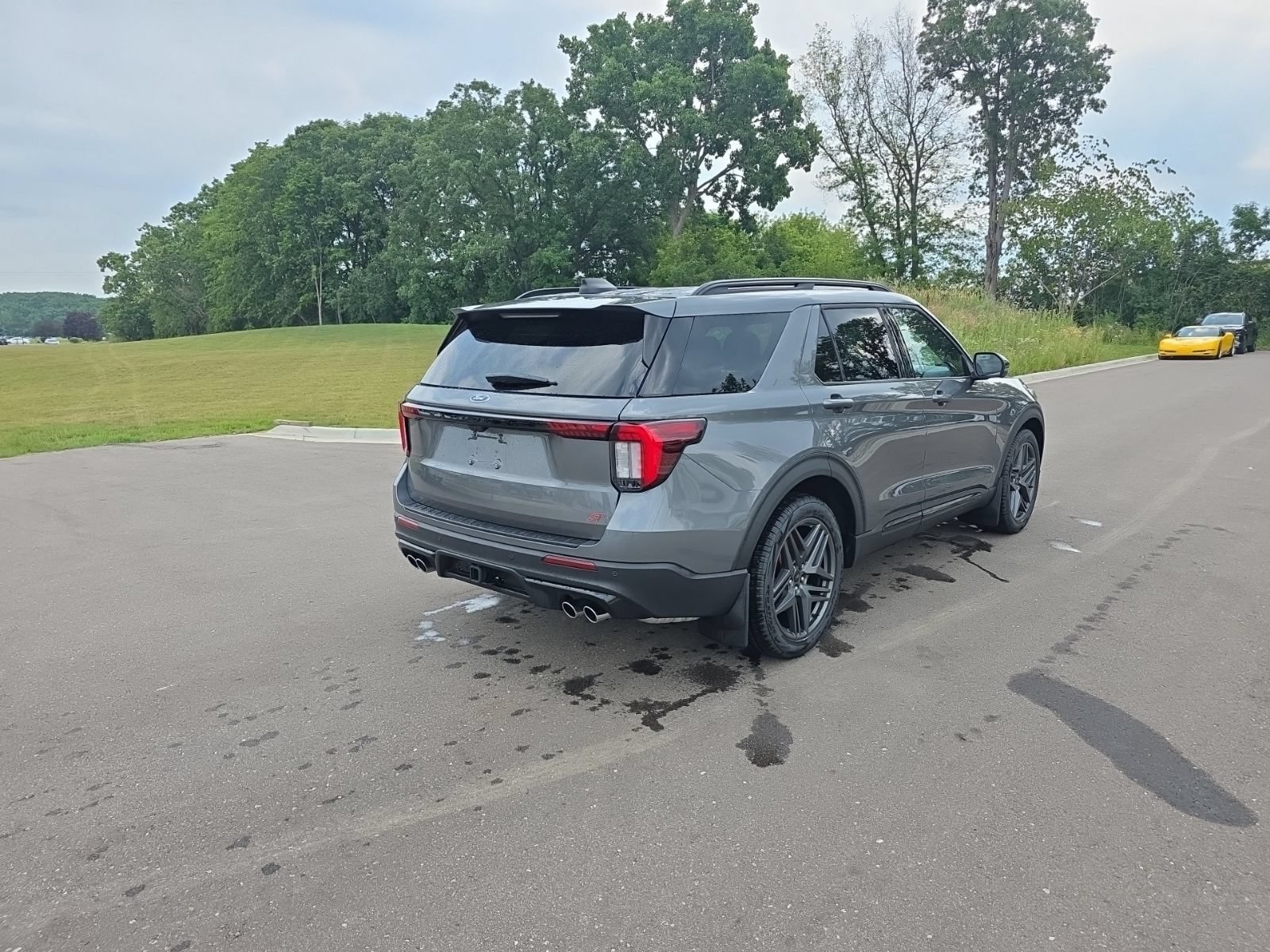 Certified 2025 Ford Explorer ST w/ Sun And Sound Package AWD/4WD image 7